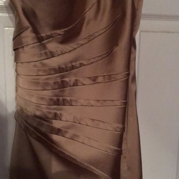 Gold dress - Picture 6 of 8